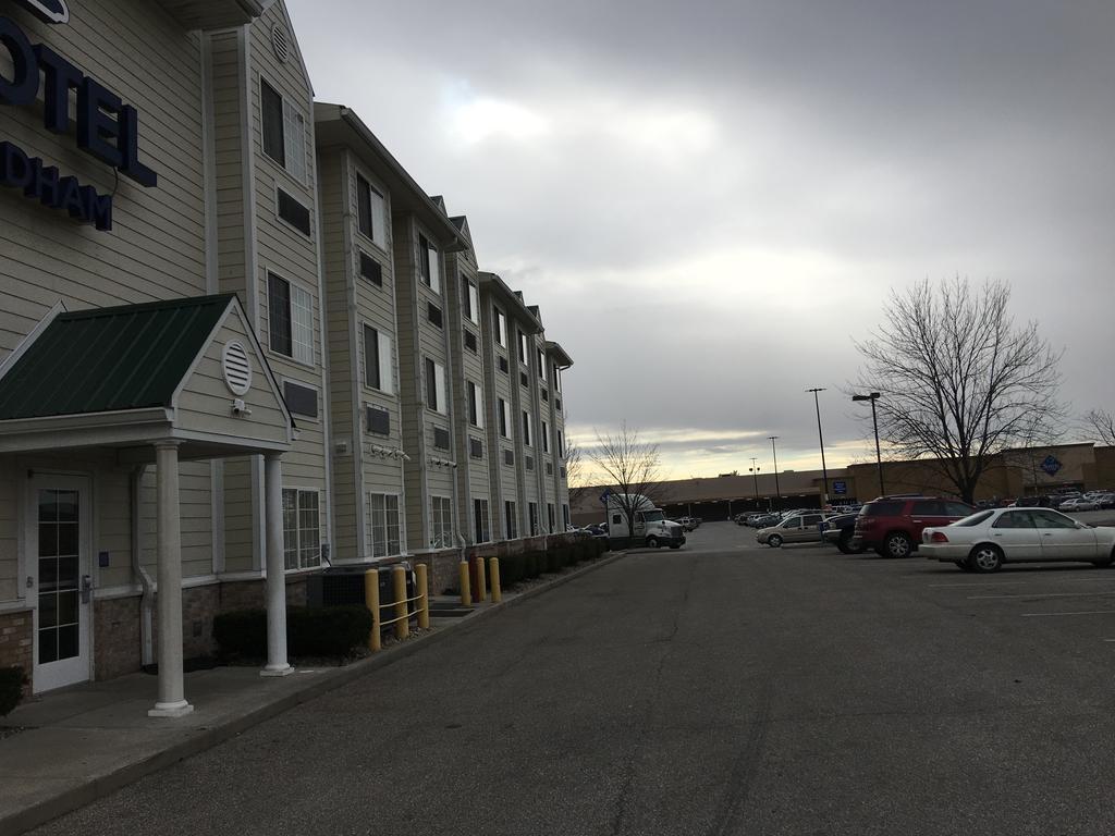 Microtel Inn & Suites By Wyndham Indianapolis Airport Exterior foto