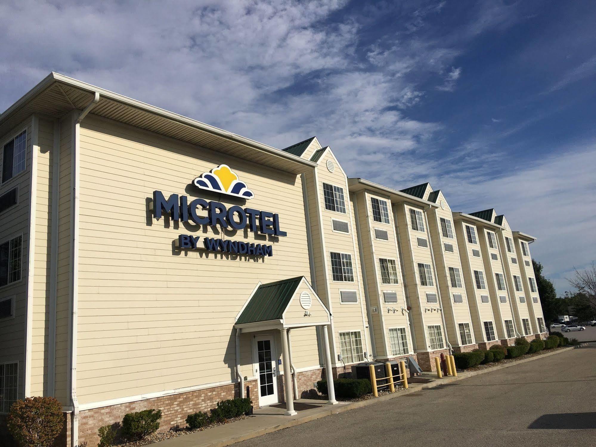 Microtel Inn & Suites By Wyndham Indianapolis Airport Exterior foto